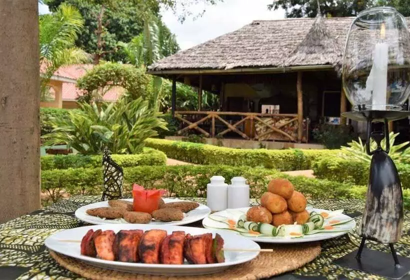 هتل Chanya Lodge