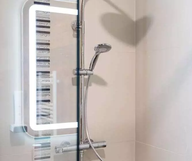 ホテル Kristály Konferencia & Wellness