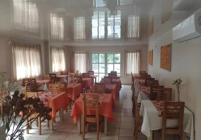 Hotelli Maea Hare Repa