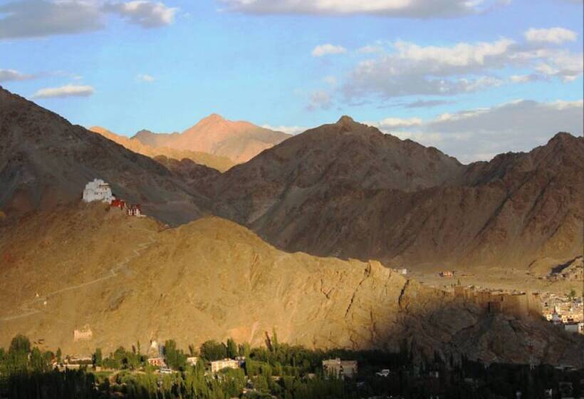 בית מלון כפרי Tih Welkin High