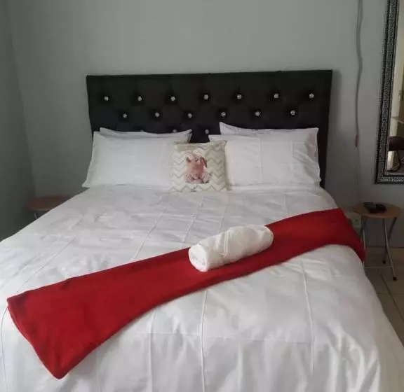 Riverside Guesthouse B & B