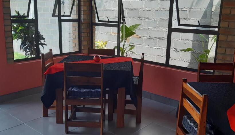 Riverside Guesthouse B & B