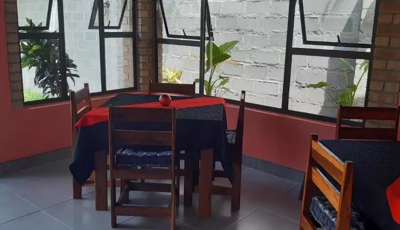 Riverside Guesthouse B & B