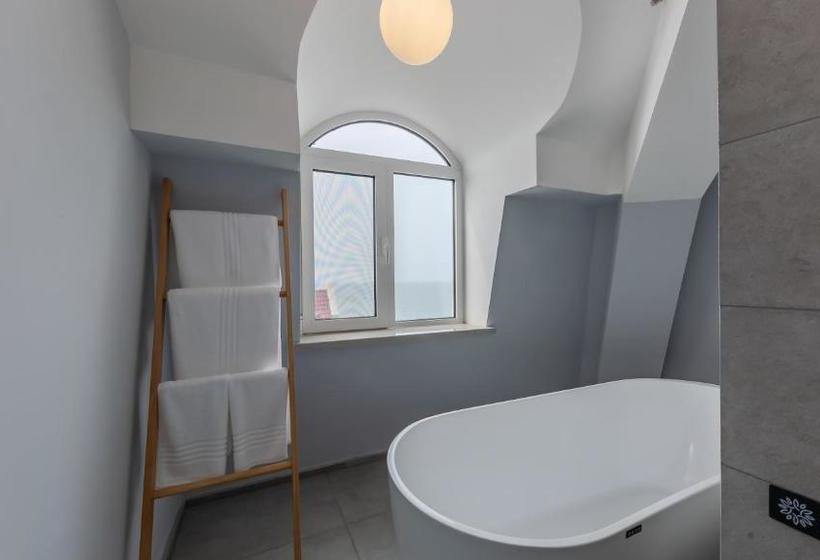 Floral Hotel · Jing Hai Man Ju Qingdao