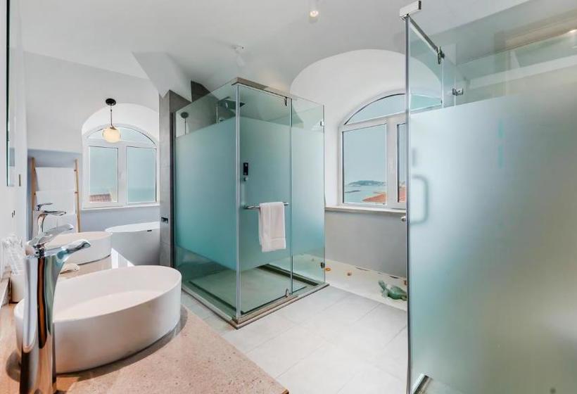 Floral Hotel · Jing Hai Man Ju Qingdao