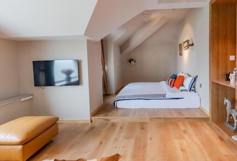 Floral Hotel · Jing Hai Man Ju Qingdao