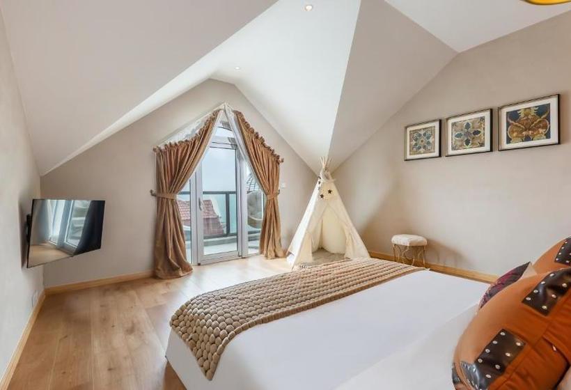 Floral Hotel · Jing Hai Man Ju Qingdao