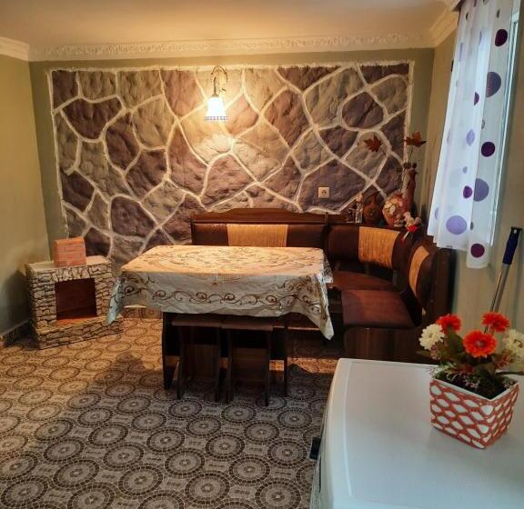 پانسیون Lerimari