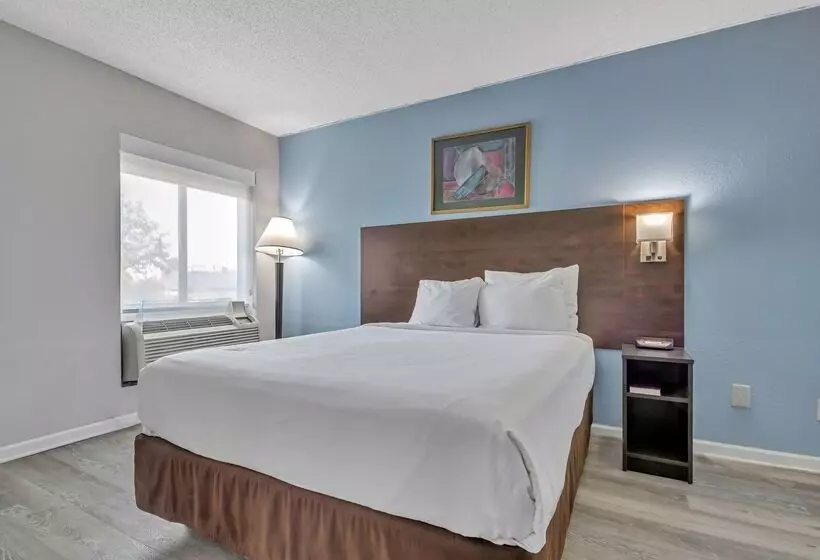 Отель Baymont By Wyndham North Myrtle Beach