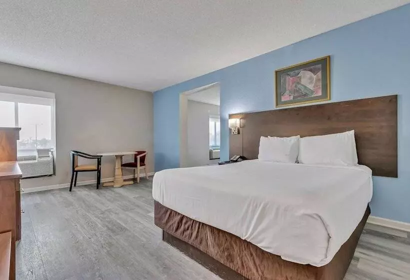 Отель Baymont By Wyndham North Myrtle Beach