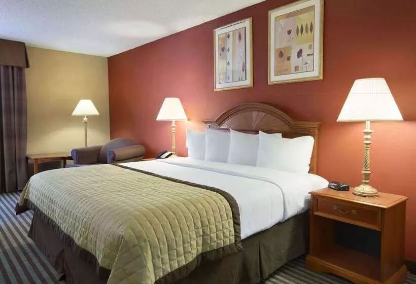 호텔 Baymont By Wyndham Oklahoma City Airport