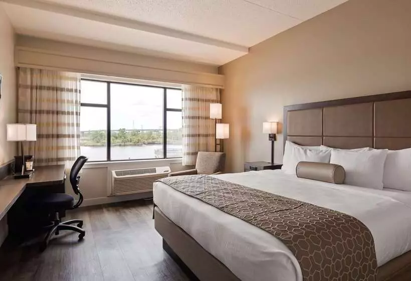 Отель Best Western Plus Coastline Inn