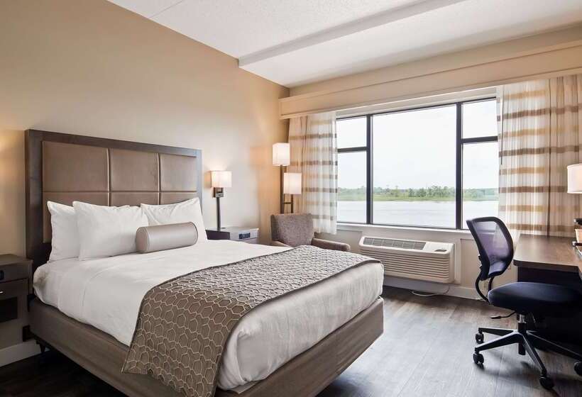 هتل Best Western Plus Coastline Inn