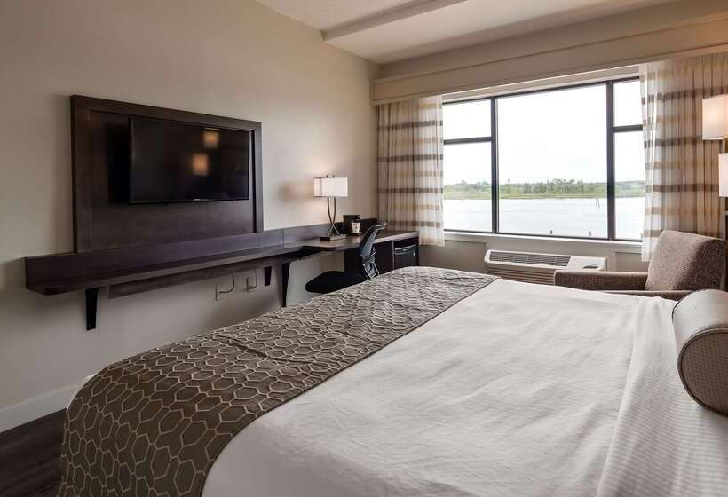 هتل Best Western Plus Coastline Inn