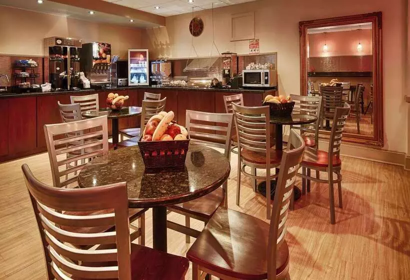 Отель Best Western Plus Coastline Inn