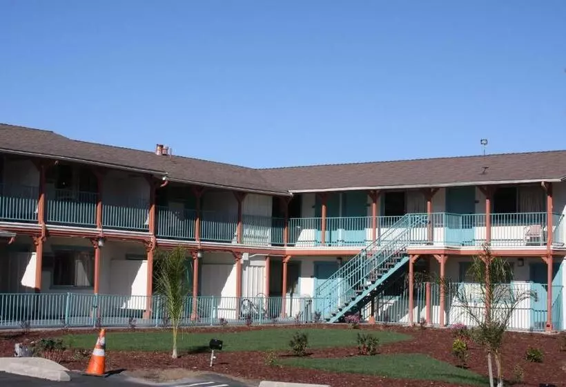 ホテル Budget Inn