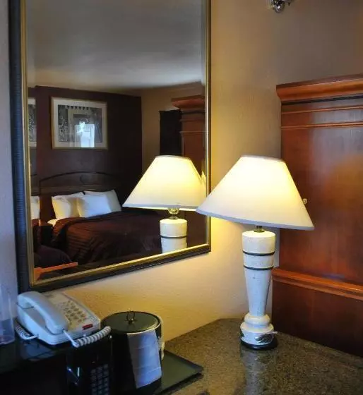 ホテル Budget Inn