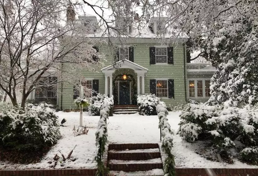 酒店 Colonial Capital Bed & Breakfast