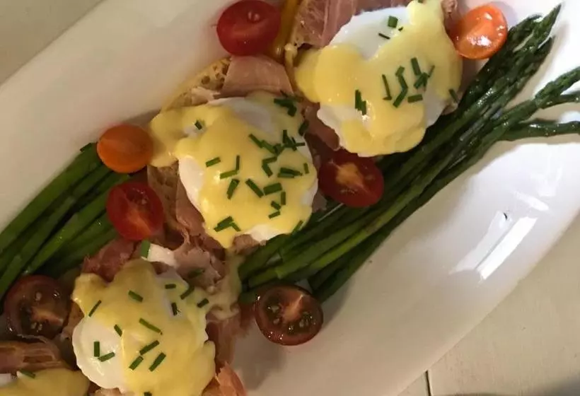 酒店 Colonial Capital Bed & Breakfast