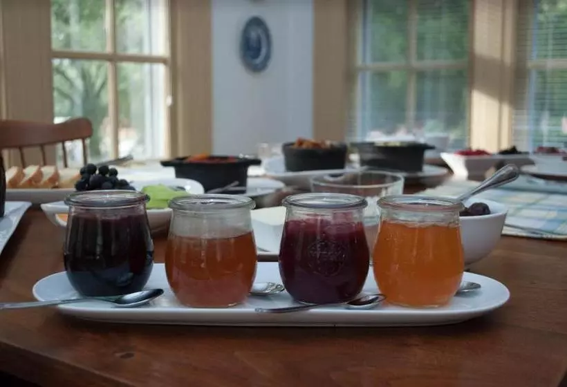 酒店 Colonial Capital Bed & Breakfast