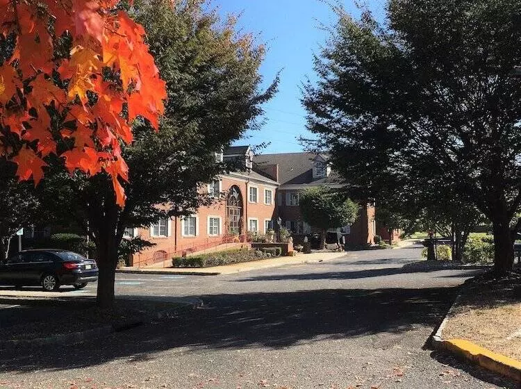 호텔 Colts Neck Inn