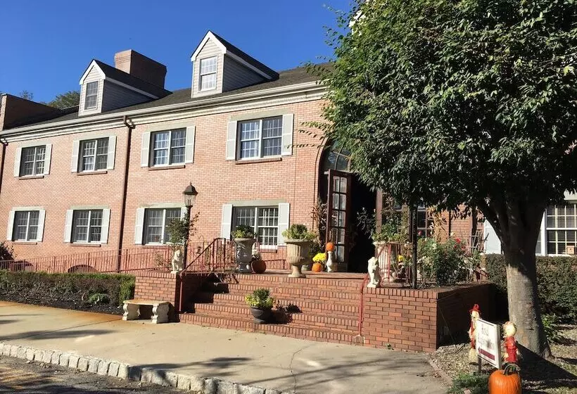 호텔 Colts Neck Inn