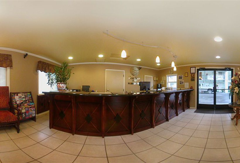 בית מלון כפרי Days Inn & Suites By Wyndham Arcata