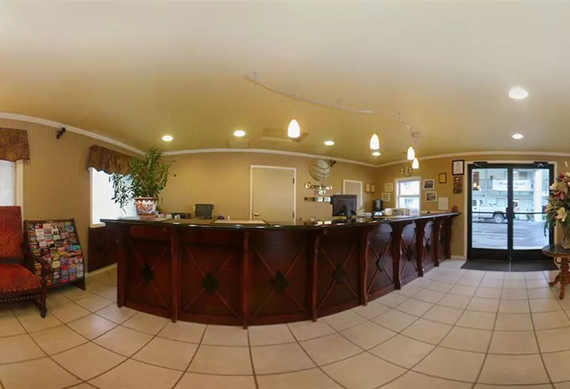 호텔 Days Inn & Suites By Wyndham Arcata