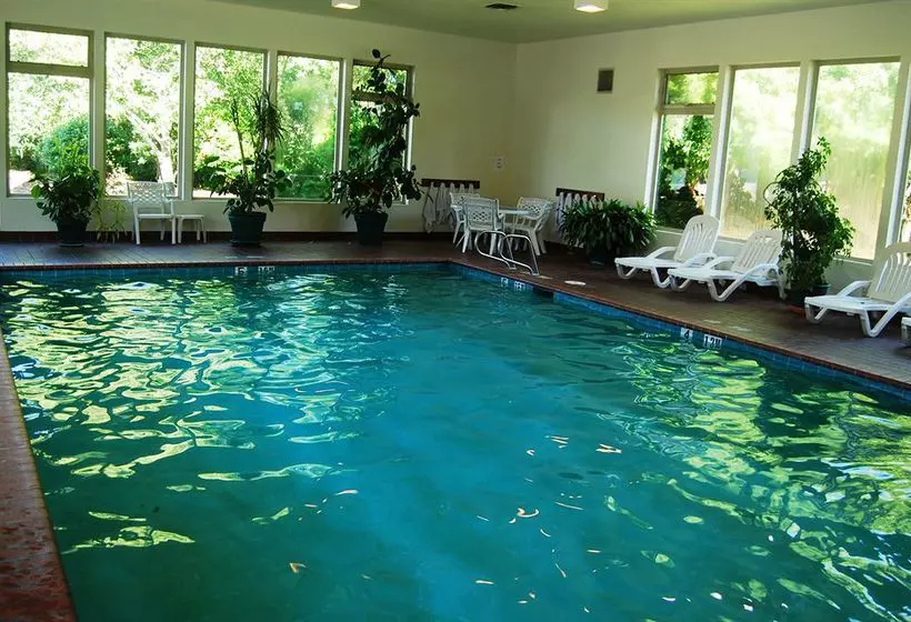 호텔 Days Inn & Suites By Wyndham Arcata