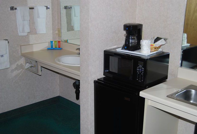 בית מלון כפרי Days Inn & Suites By Wyndham Arcata