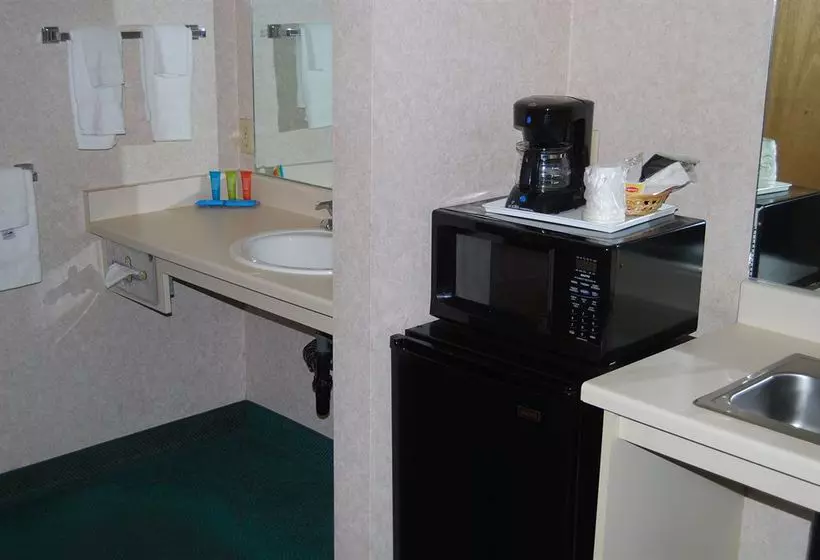 호텔 Days Inn & Suites By Wyndham Arcata