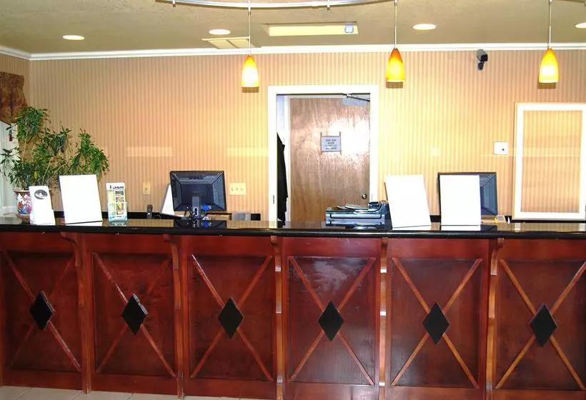 호텔 Days Inn & Suites By Wyndham Arcata