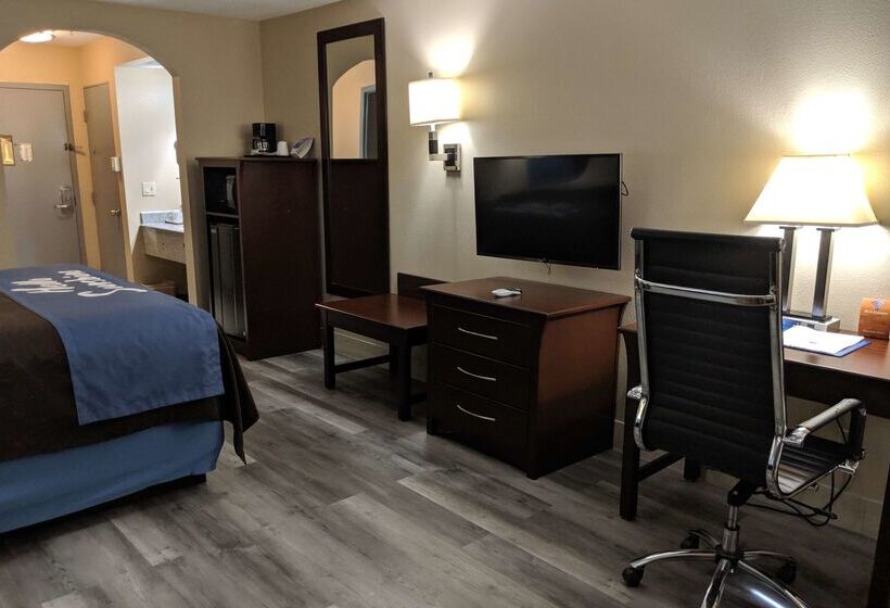 فندق Days Inn By Wyndham Rosenberg