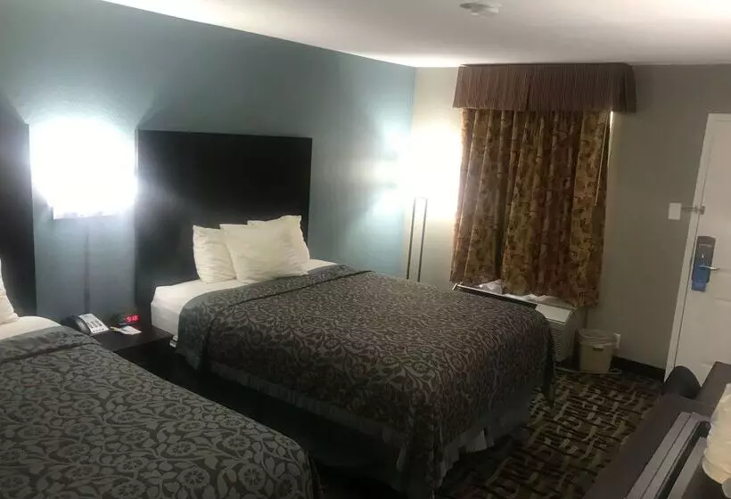 Отель Days Inn & Suites By Wyndham Collierville Germantown Area