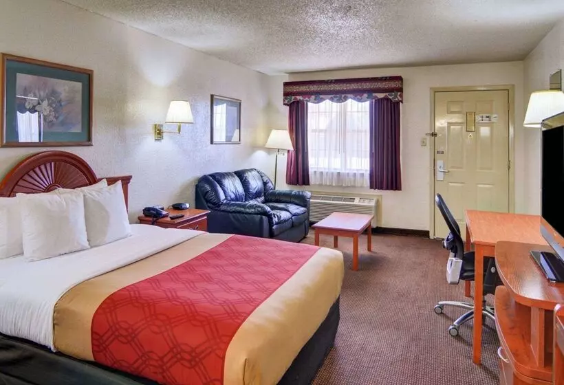 Отель Super 8 By Wyndham Decatur Texas