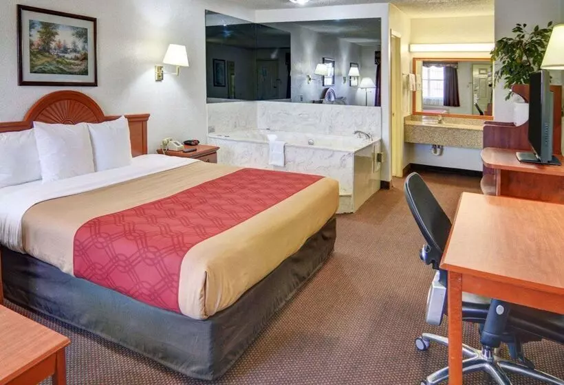 Отель Super 8 By Wyndham Decatur Texas