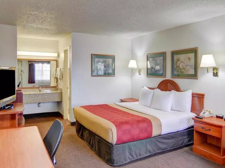 Отель Super 8 By Wyndham Decatur Texas