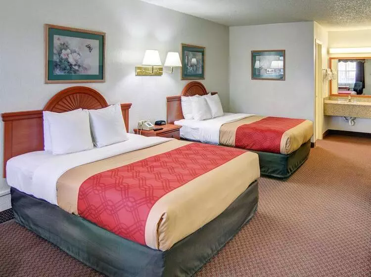 Отель Super 8 By Wyndham Decatur Texas