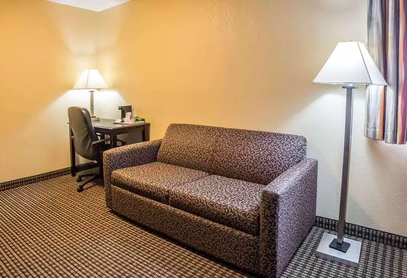 בית מלון כפרי Econo Lodge Inn & Suites Monroe