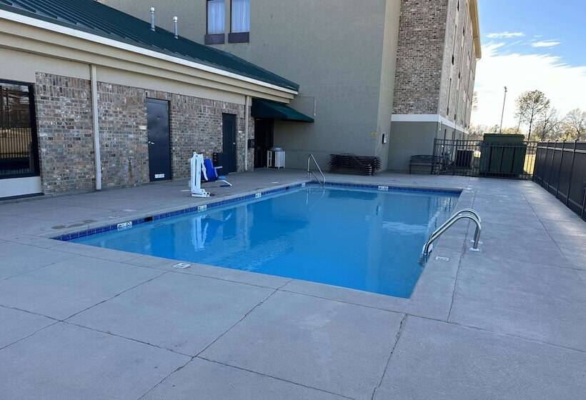 فندق Super 8 By Wyndham Alexandria La