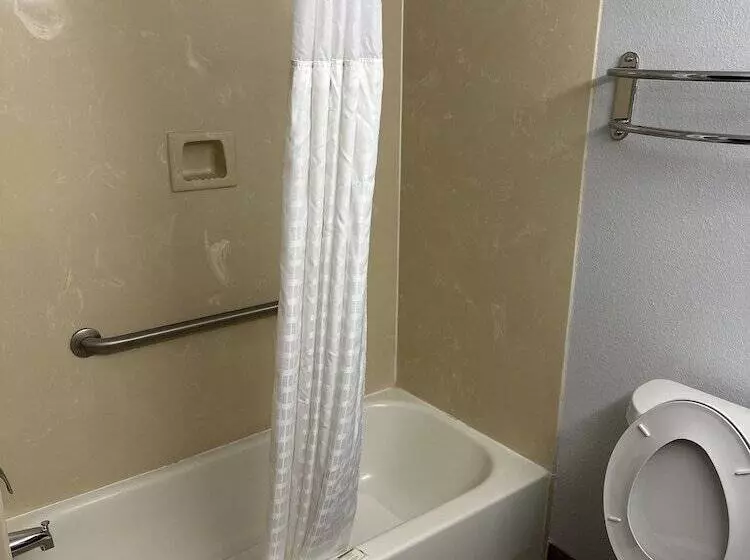 호텔 Super 8 By Wyndham Alexandria La