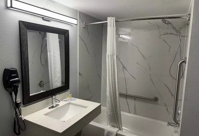 호텔 Super 8 By Wyndham Alexandria La