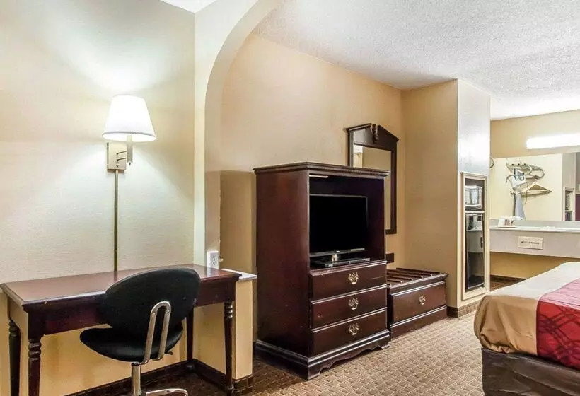 בית מלון כפרי Econo Lodge Inn & Suites I20, Exit 73