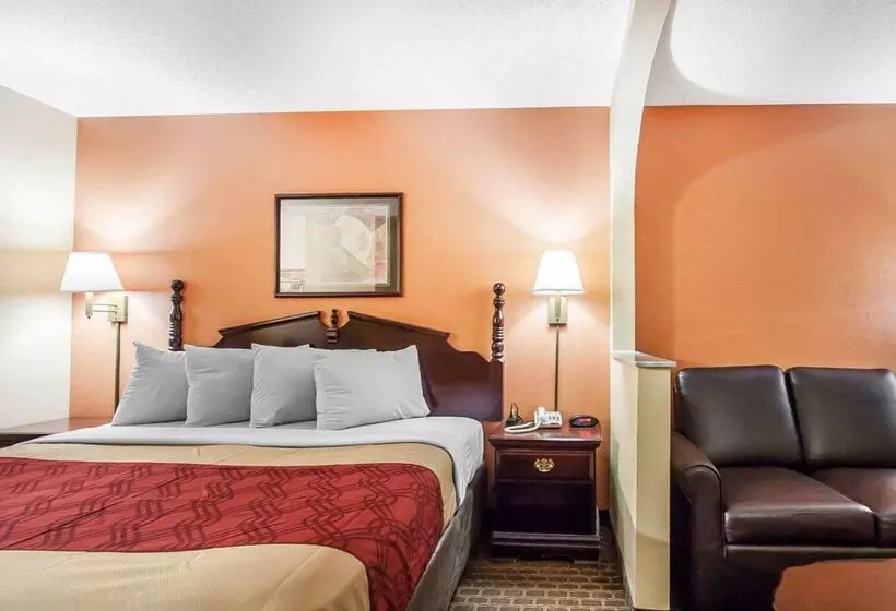 בית מלון כפרי Econo Lodge Inn & Suites I20, Exit 73