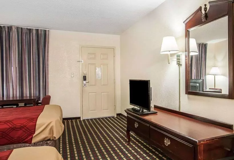 בית מלון כפרי Econo Lodge Inn & Suites I20, Exit 73