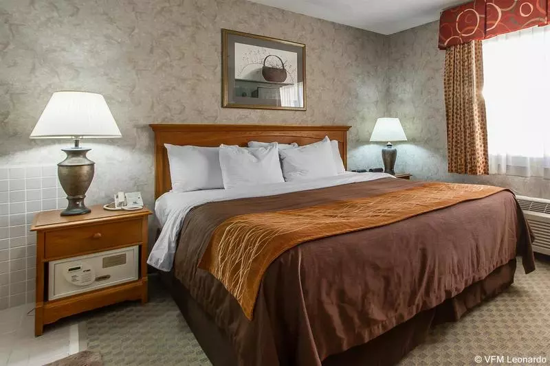 酒店 Everspring Inn & Suites