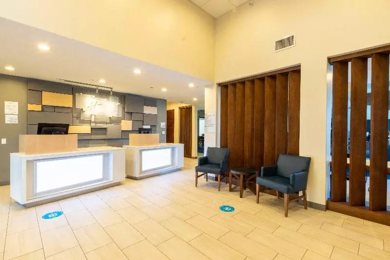 Отель Holiday Inn Express Anaheim West By Ihg