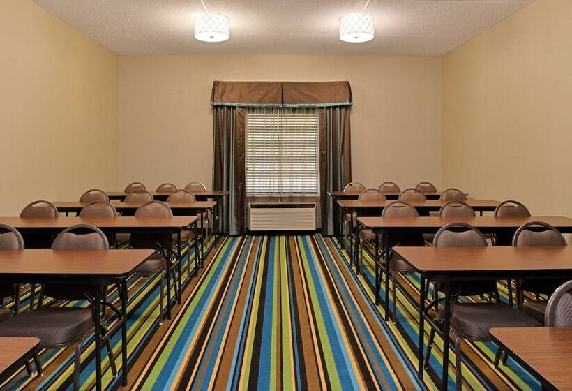 فندق Holiday Inn Express & Suites St Marys, An Ihg