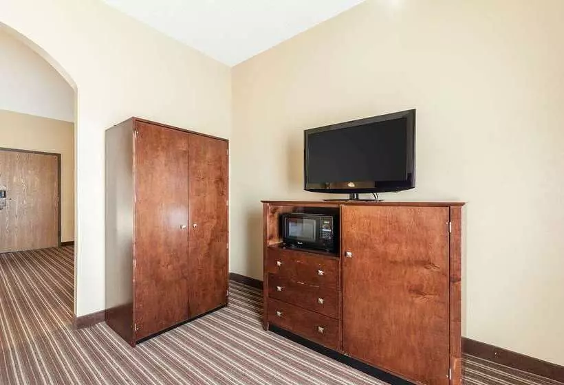 Отель Quality Inn