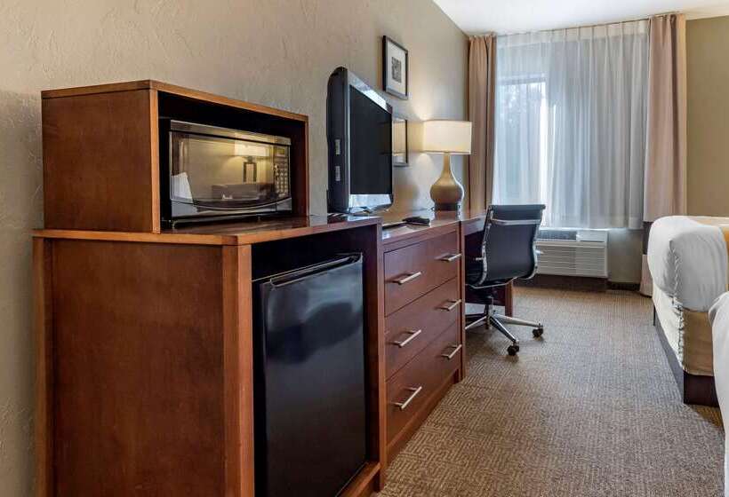 فندق Quality Inn